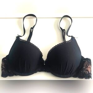 32B Y2K Victoria’s Secret 2010 pleated Padded push up Bra